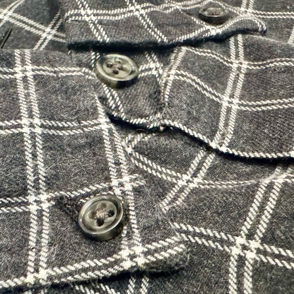 J.Crew Men’s Slim Fit Flannel Shirt Black & White Windowpane Plaid Size Medium - Picture 3 of 5